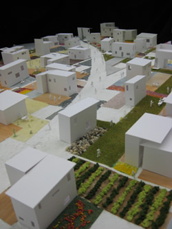 INTERACTIONAL SPACE —都心部低層住宅地におけるハイブリッド型住宅の提案—